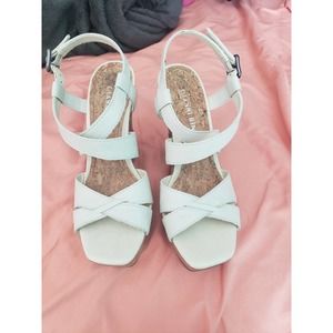 Gianni Bini size 5.5 women strappy white wedge